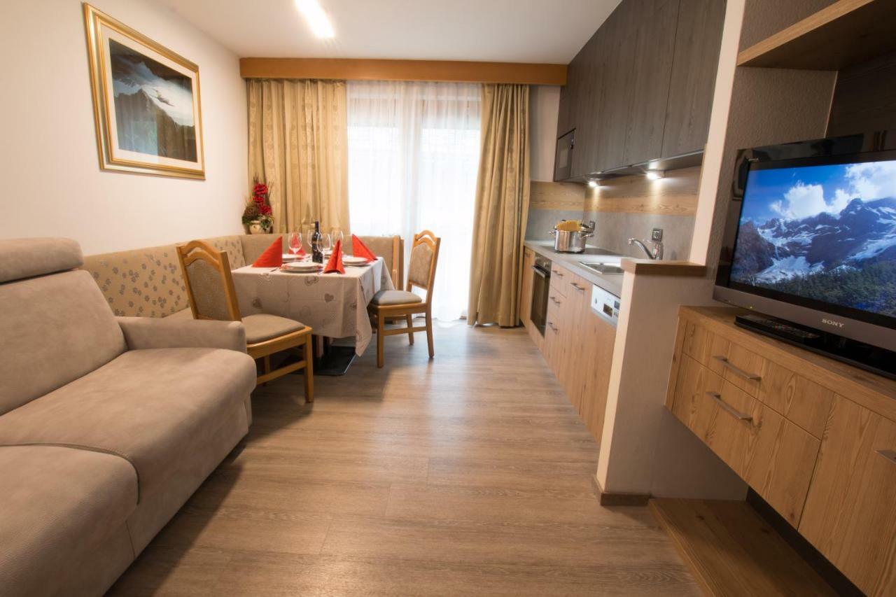 Residence Villa Artic Campitello di Fassa Exteriör bild